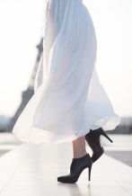 coco-and-vera-top-winnipeg-fashion-blog-top-canadian-fashion-blog-top-blogger-street-style-metisu-white-maxi-dress-le-chateau-ankle-boots