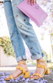 Sydne-Style-wears-Hudson-star-print-jeans-for-summer-denim-trends