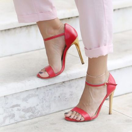 red_heels_on_the_stairs