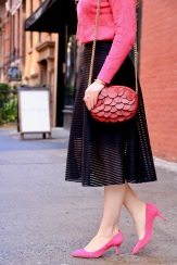 black-midi-skirt-pink-heels