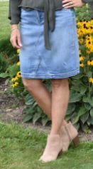 https://thompsonhillblog.com/3-ways-to-style-a-denim-skirt/